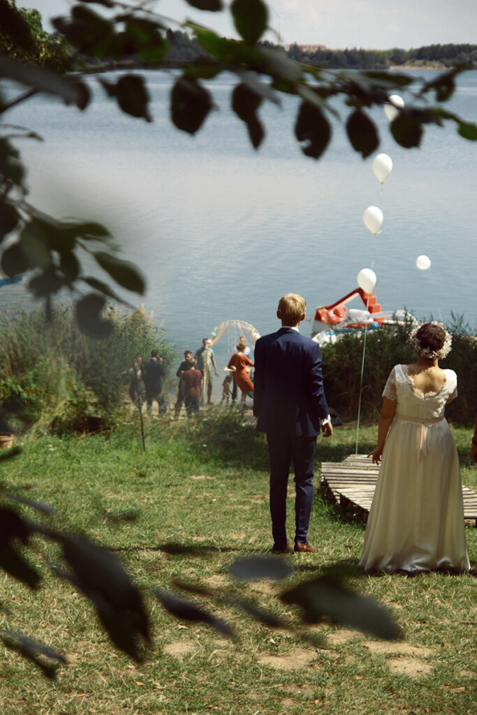 Boho-Hochzeit am See in Leipzig