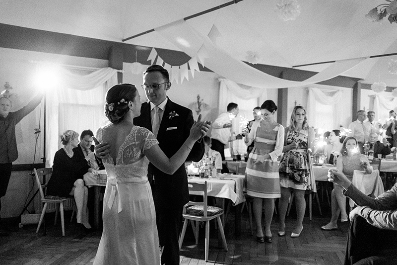 Vintage-Brautkleid aus Seide und Spitze